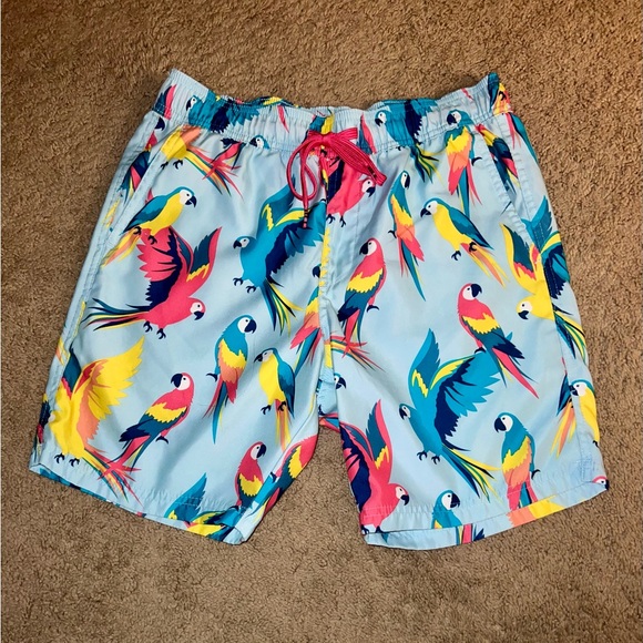 C/Y/A Mens Swim Trunks Size Small~Fun Parrot Design and Great Colors Pre Owned - Picture 1 of 9